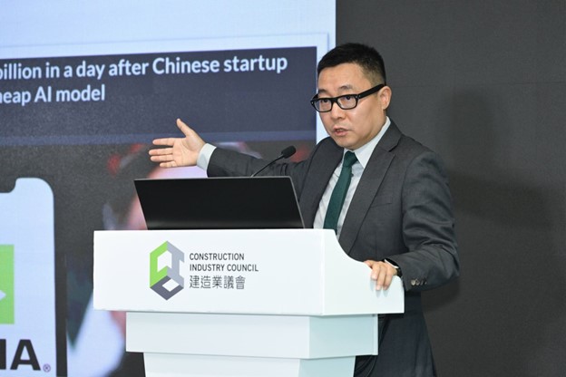 Prof. Lu gave a keynote speech on CIC Chairman Luncheon on AI on 11 April 2025