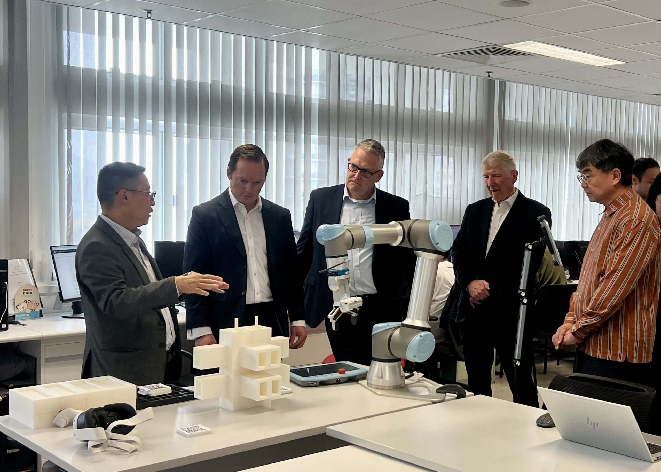 iLab received visitors from Mace Consult