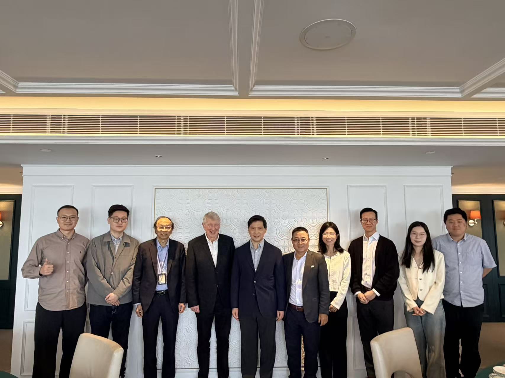 iLab and Hong Kong Branch of the National Centre of Technology Innovation for Digital Construction (NCTI-DC) received the visit from Prof. Roger Flanagan and Prof. Hanbin Luo (Director of the NCTI-DC).